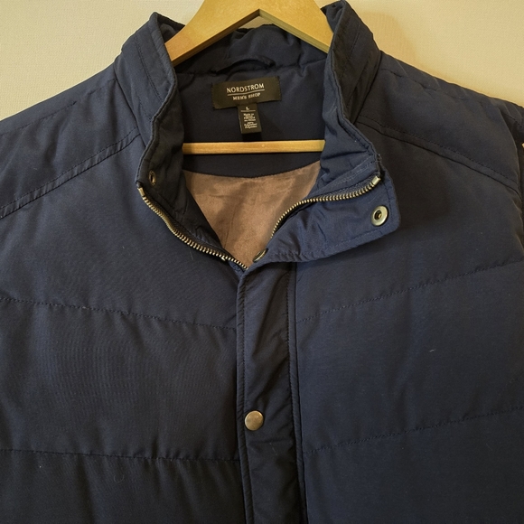 Nordstrom Men's Store Size L Navy snap front 60% down filled puffer vest - Picture 5 of 10